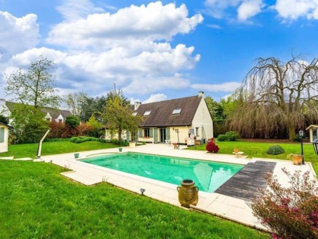 Villa 4 façades 4 chambres 20 ares piscine