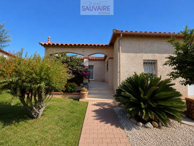 Villa 4 faces de plain pied avec 3 chambres et garage