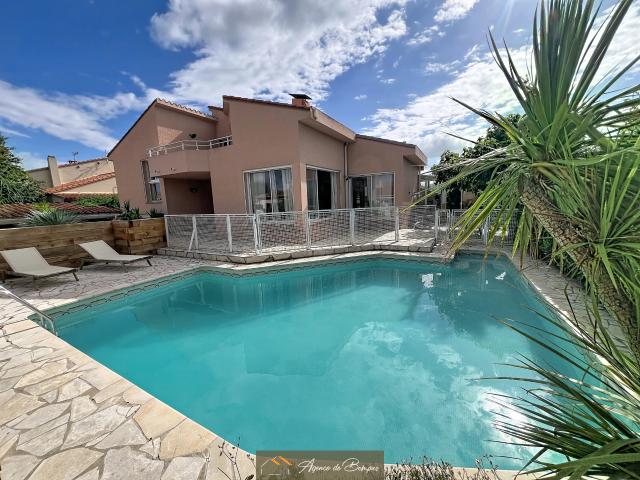 VILLA 4 FACES 210 M2 HBTS SUR 592 M2 DE TERRAIN PISCINE GARAGE ET STUDIO INDEPENDANT 30 M2