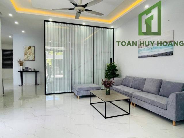 Villa 4 Phòng Ngủ Nam Việt Á Sân Vườn Hồ Cá Koi | D411