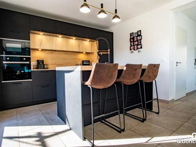 Villa 4 pièces 94 m²