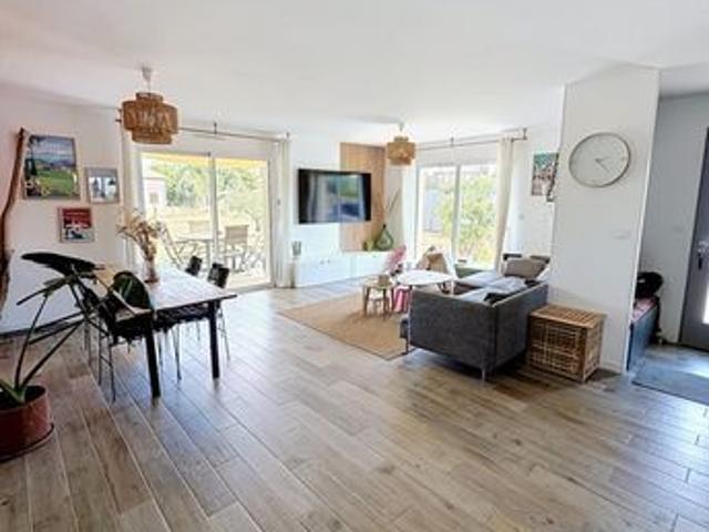 Villa 4 pièces 100 m²