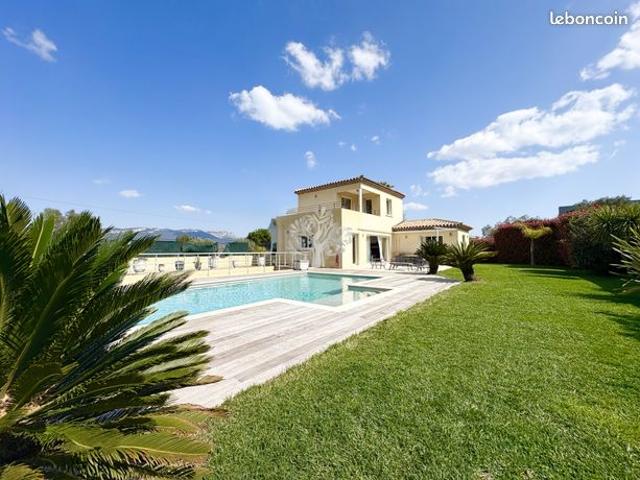Villa 4 pièces 100 m²
