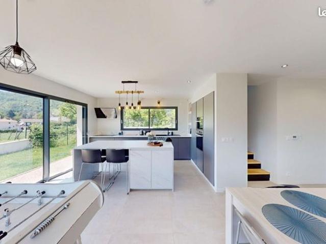 Villa 4 pièces 106 m²