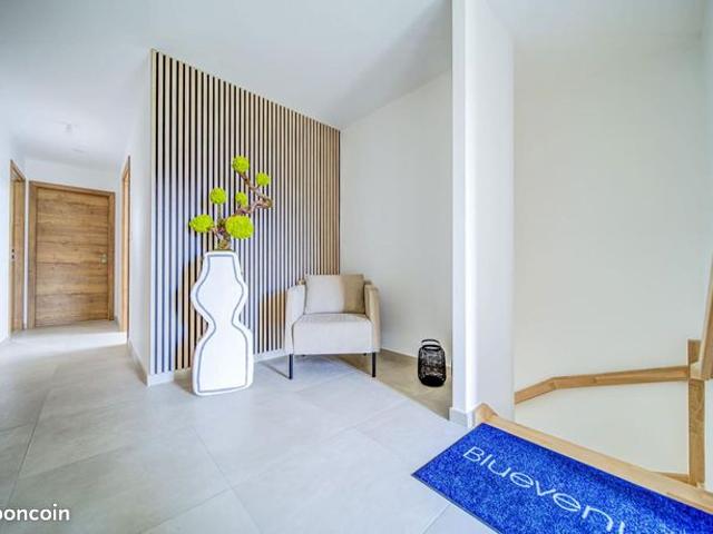 Villa 4 pièces 109 m²