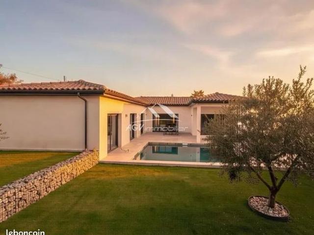 Villa 4 pièces 119 m²