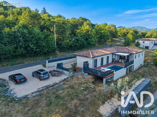 Villa 4 pièces 120 m²