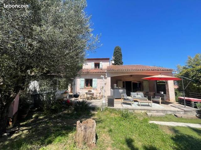 Villa 4 pièces 125 m²