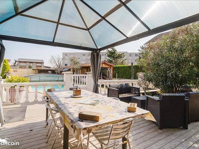 Villa 4 pièces 126 m²