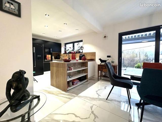 Villa 4 pièces 127 m²