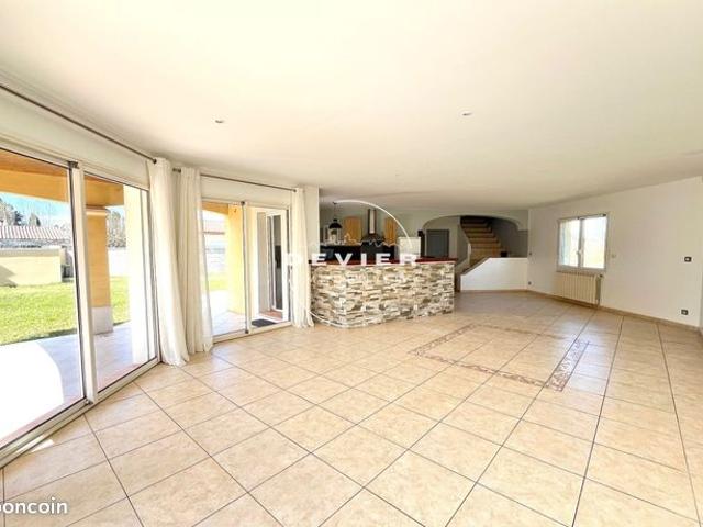 Villa 4 pièces 130 m²
