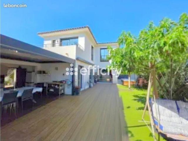Villa 4 pièces 130 m²