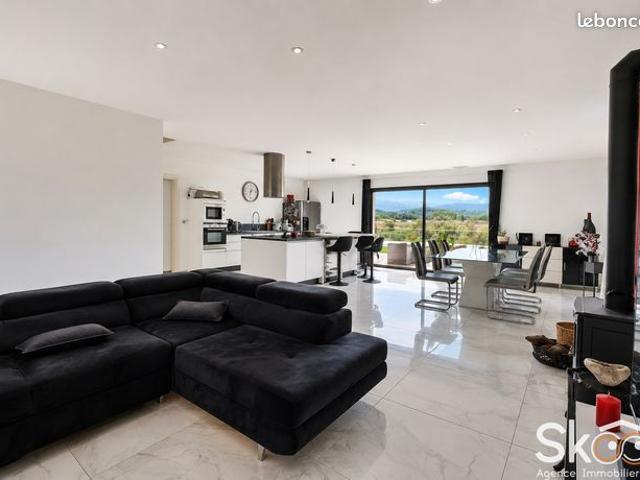 Villa 4 pièces 131 m²
