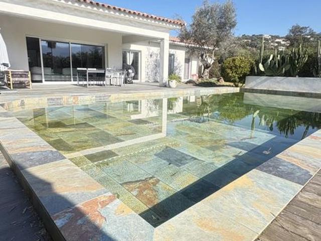 Villa 4 pièces 131 m²