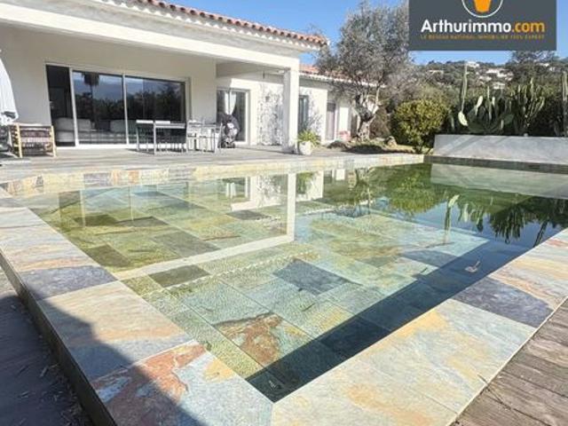 Villa 4 pièces 131 m²
