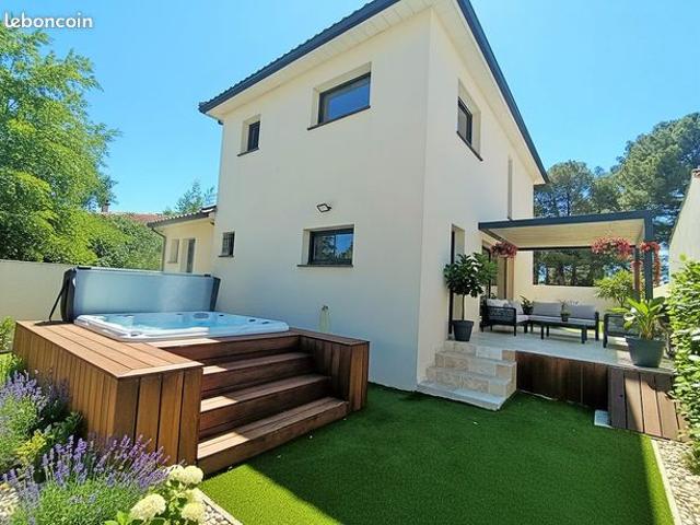Villa 4 pièces 132 m²