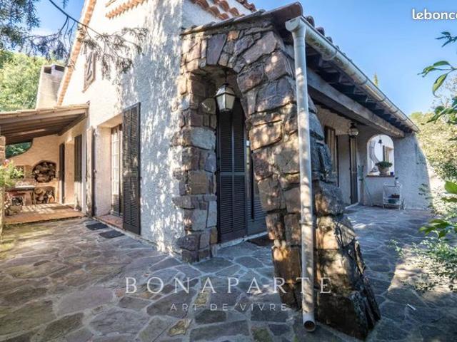 Villa 4 pièces 132 m²