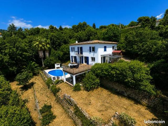 Villa 4 pièces 135 m²