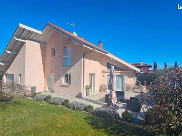 Villa 4 pièces 136 m²