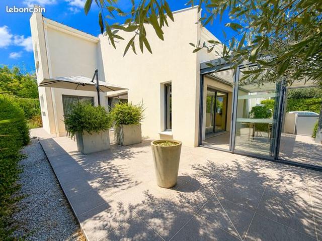 Villa 4 pièces 137 m²