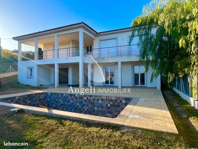 Villa 4 pièces 137 m²