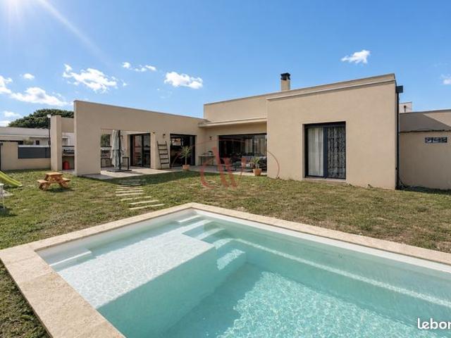 Villa 4 pièces 137 m²
