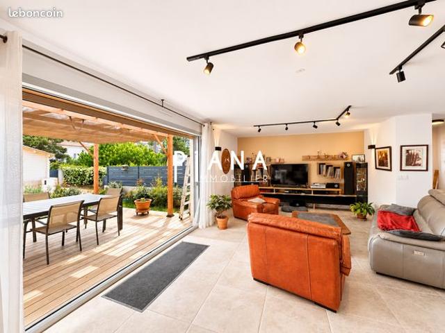Villa 4 pièces 137 m²