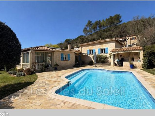 Villa 4 pièces 138 m²
