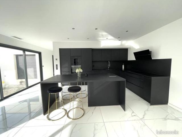 Villa 4 pièces 139 m²