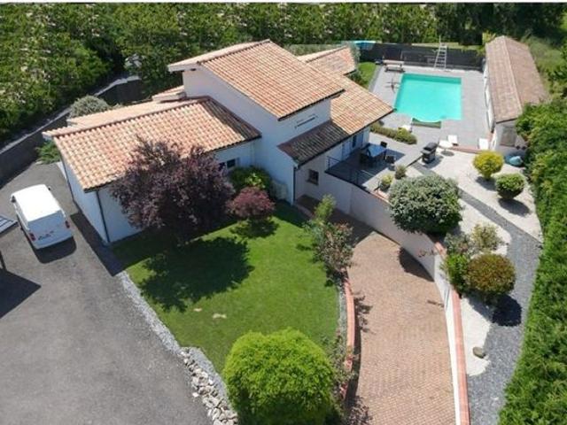 Villa 4 pièces 140 m²