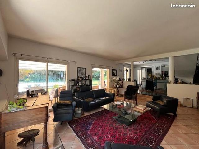 Villa 4 pièces 140 m²