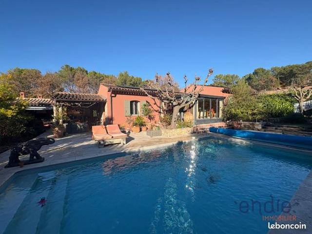 Villa 4 pièces 140 m²