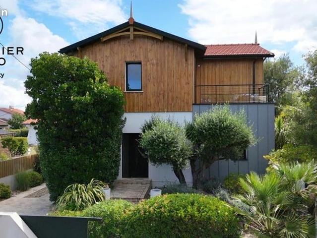 Villa 4 pièces 140 m²