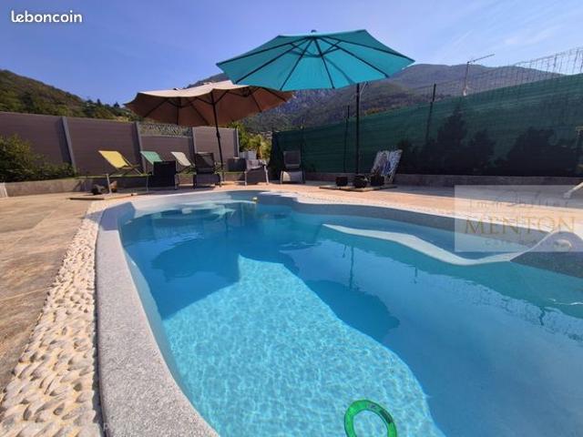 Villa 4 pièces 140 m²