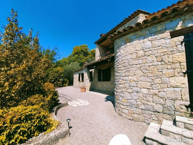 Villa 4 pièces 140 m²