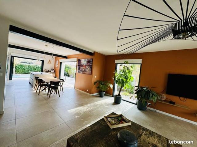 Villa 4 pièces 140 m²
