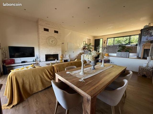 Villa 4 pièces 141 m²
