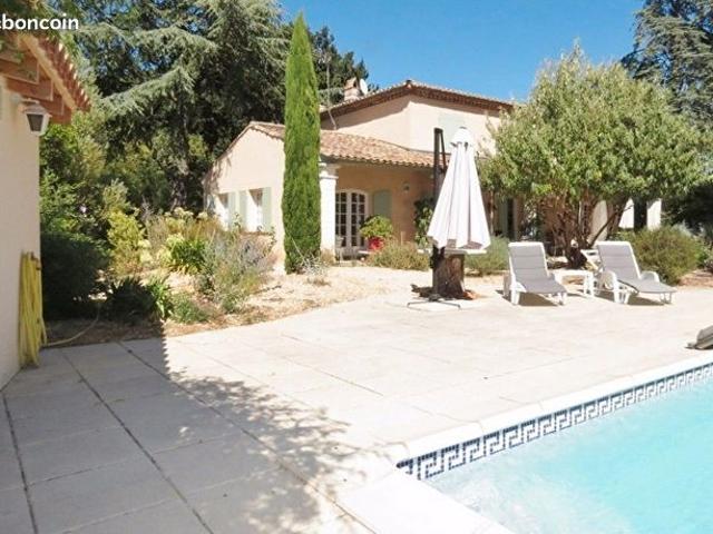 Villa 4 pièces 141 m²