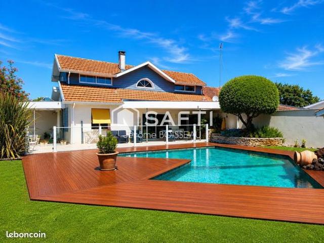 Villa 4 pièces 141 m²