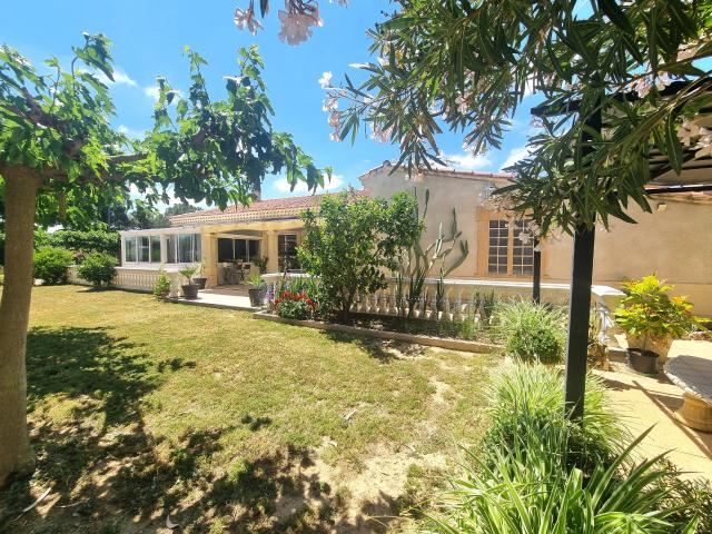 VILLA 5 PIÈCES 142 m2 PISCINE TERRAIN 1 722 m2 hors lotissement