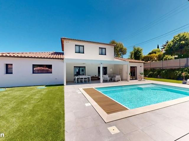Villa 4 pièces 143 m²