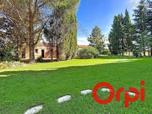 Villa 4 pièces 143 m²