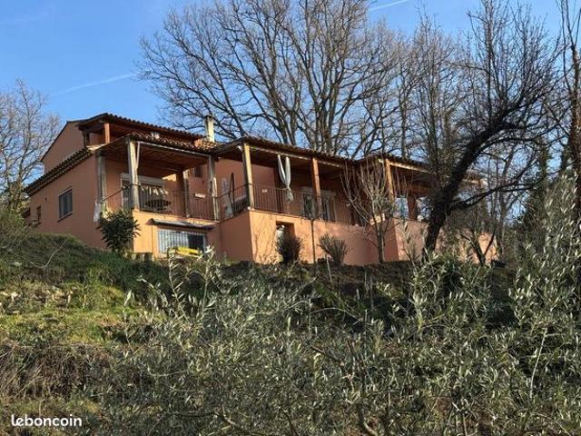 Villa 4 pièces 144 m²
