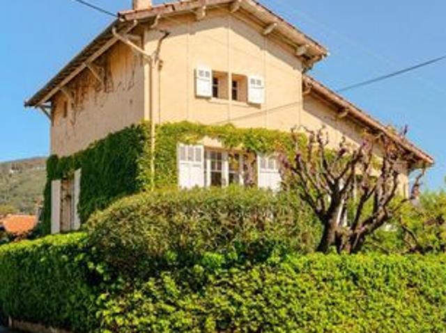 Villa 5 pièces 145 m²