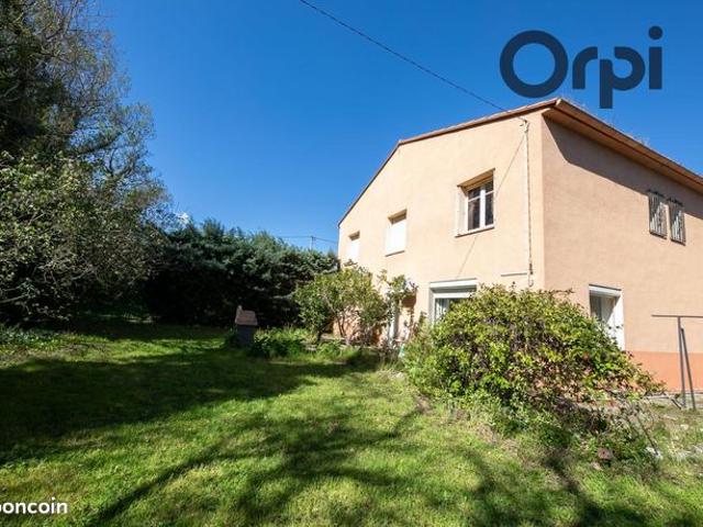 Villa 4 pièces 145 m²