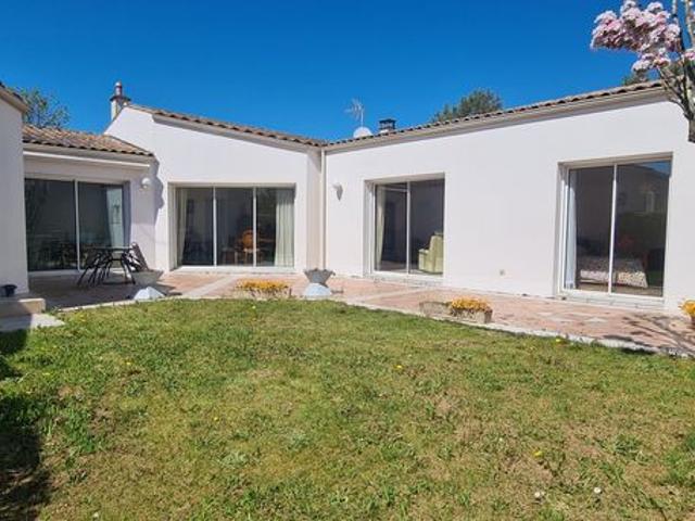 Villa 4 pièces 145 m²