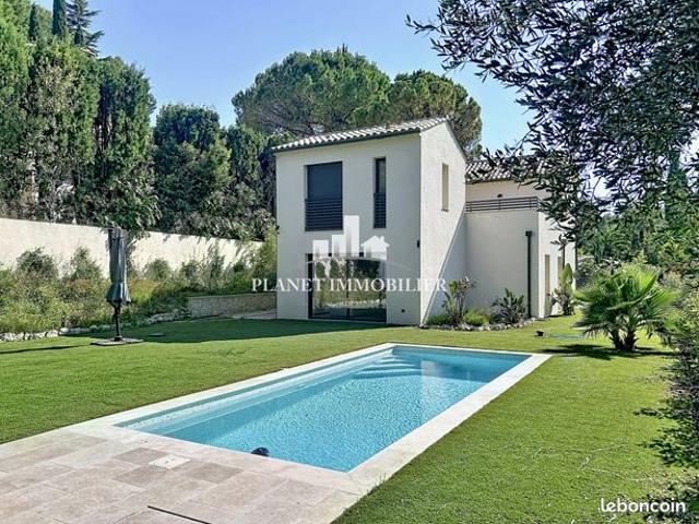 Villa 4 pièces 145 m²