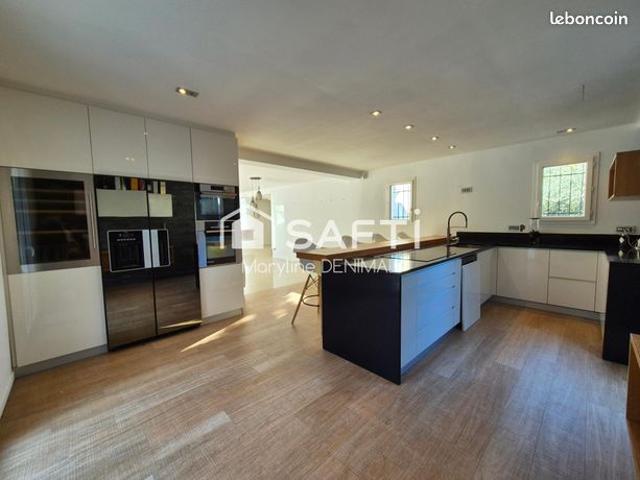 Villa 4 pièces 145 m²