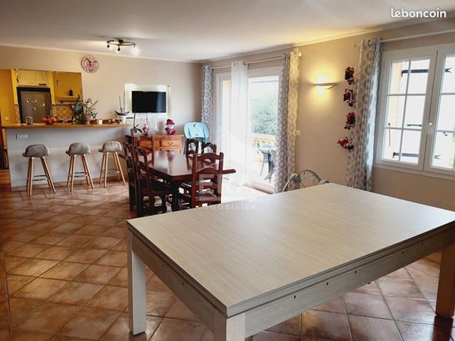 Villa 4 pièces 145 m²