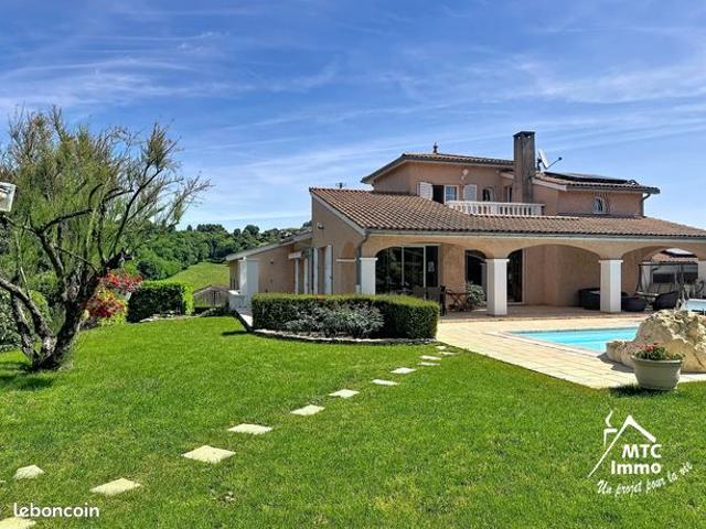 Villa 4 pièces 145 m²